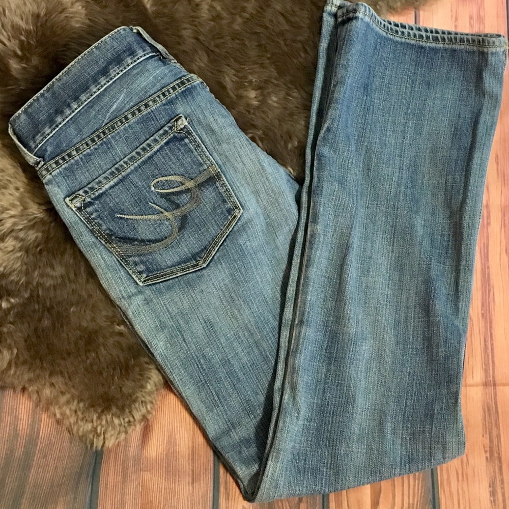 EUC Size 4R Express Straight Leg Jeans Medium Wash